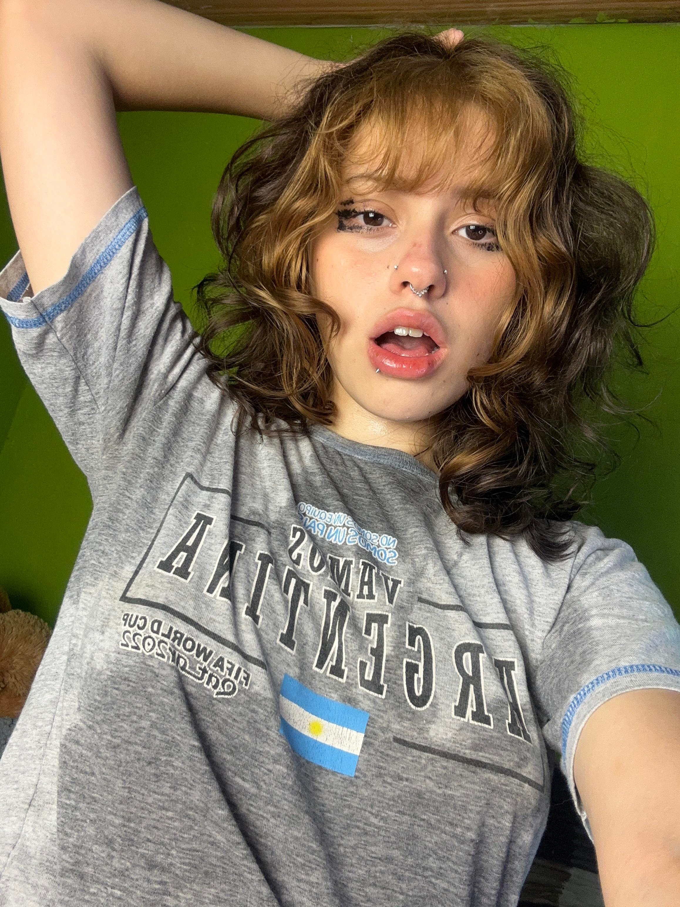 I got so sweaty during my college PE class… 1