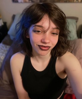 01 The girl, the pussy