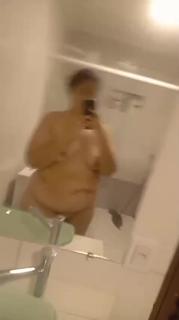 No banheiro preview 1