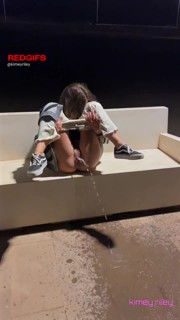 𝓚𝓲𝓶𝓮𝔂𝓻𝓲𝓵𝓮𝔂 Pissing Slut preview 7