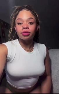 Light skin ebony Essenceeee preview 2