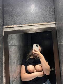 Guerita tetona expuesta preview 32