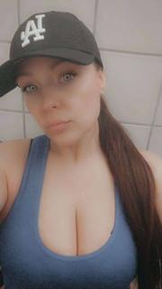 Thick piggy wants to be degraded. preview 2