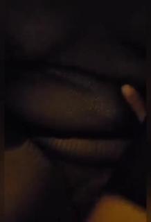 Hijo coge a su mamá después de encontrarla desnuda preview 1