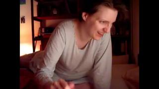 Mom gives son a quick handjob before bed