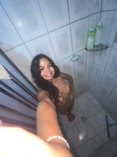 Novinha morena se exibindo e tomando madeirada preview 3