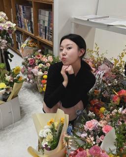 Exposing 24 Asian slut minji preview 9