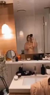 Loirinha peituda gostosa preview 6